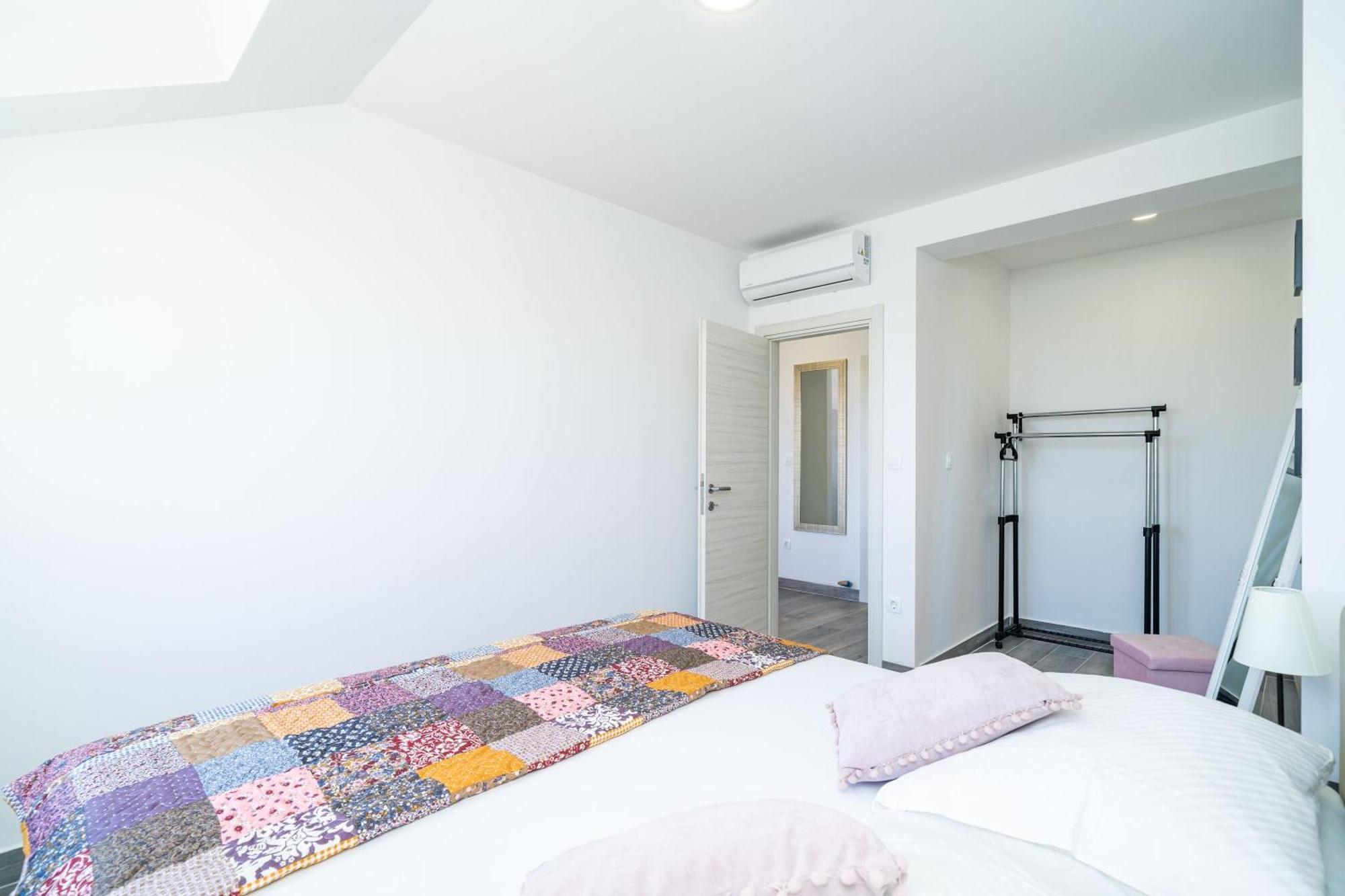 Apartments Amalija Cilipi Bilik gambar