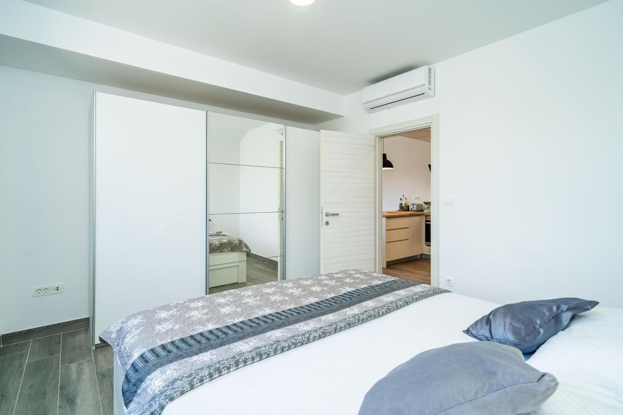 Apartments Amalija Cilipi Bilik gambar